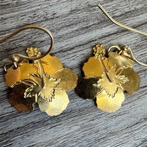 Vintage 80s- Early 90s Leighton Lam Hibiscus Dangle Earrings Gold Plated